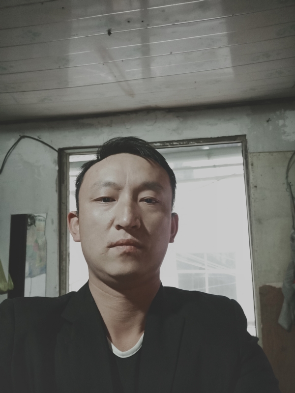 放弃爱你的第一张照片--杭州相亲服务中心