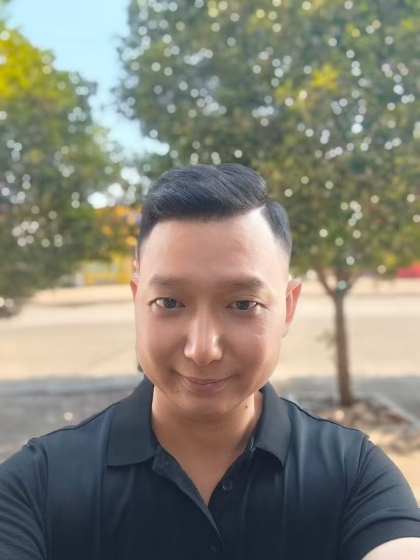 巷子里的猫的第一张照片--杭州相亲服务中心