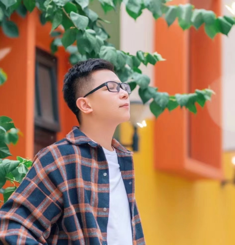 版本之子的第一张照片--杭州相亲服务中心