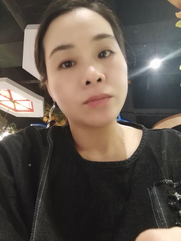 喜欢黑巧的第一张照片--杭州相亲服务中心
